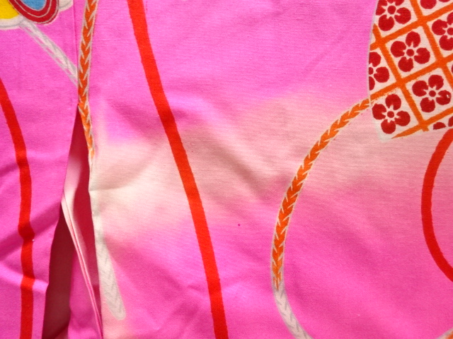  アンティーク　扇に草花模様着物